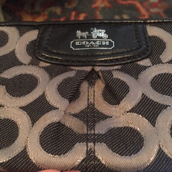 Coach wristlet - Picture 8 of 8